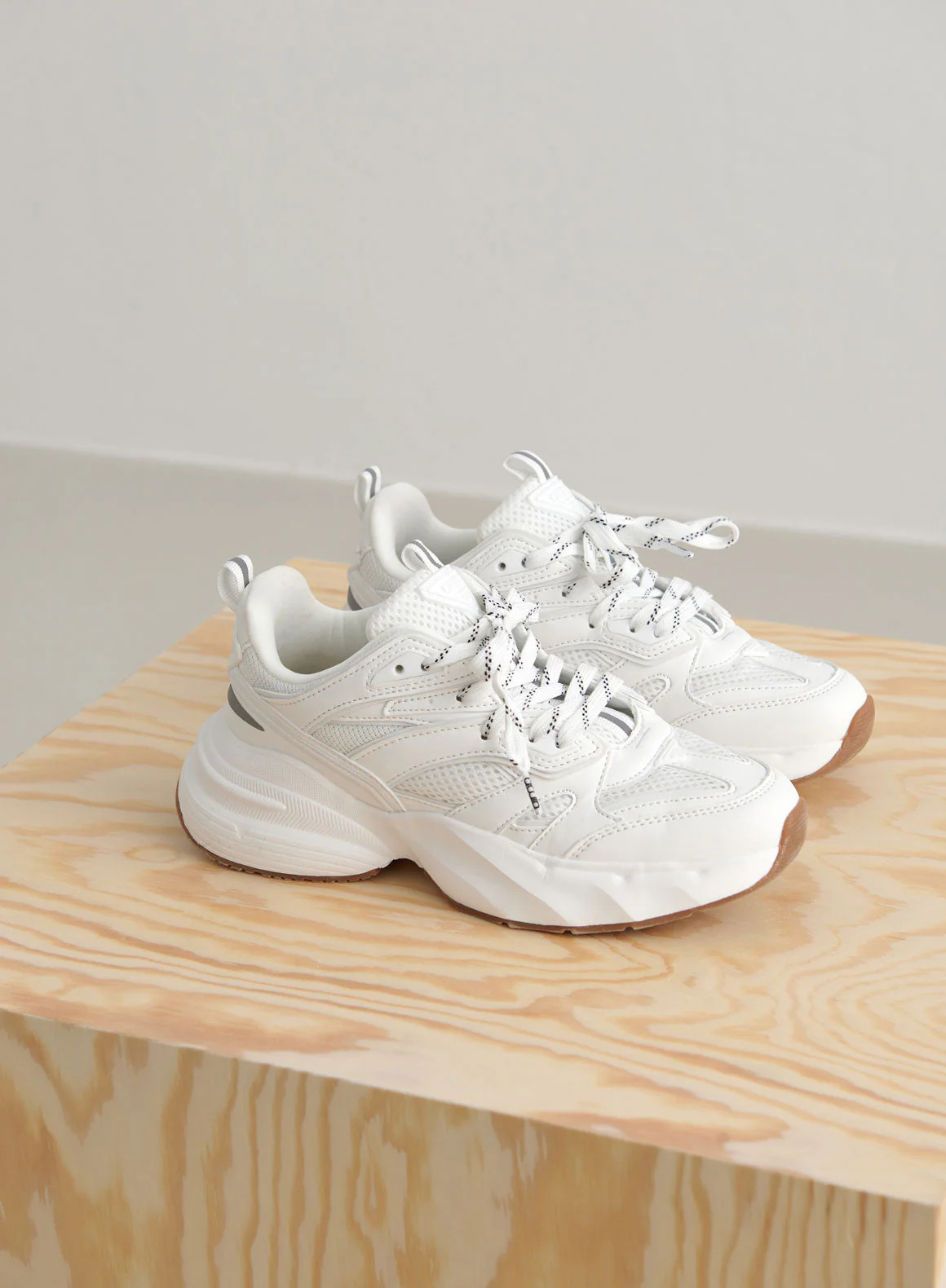 All White Athena 100 - Image 4