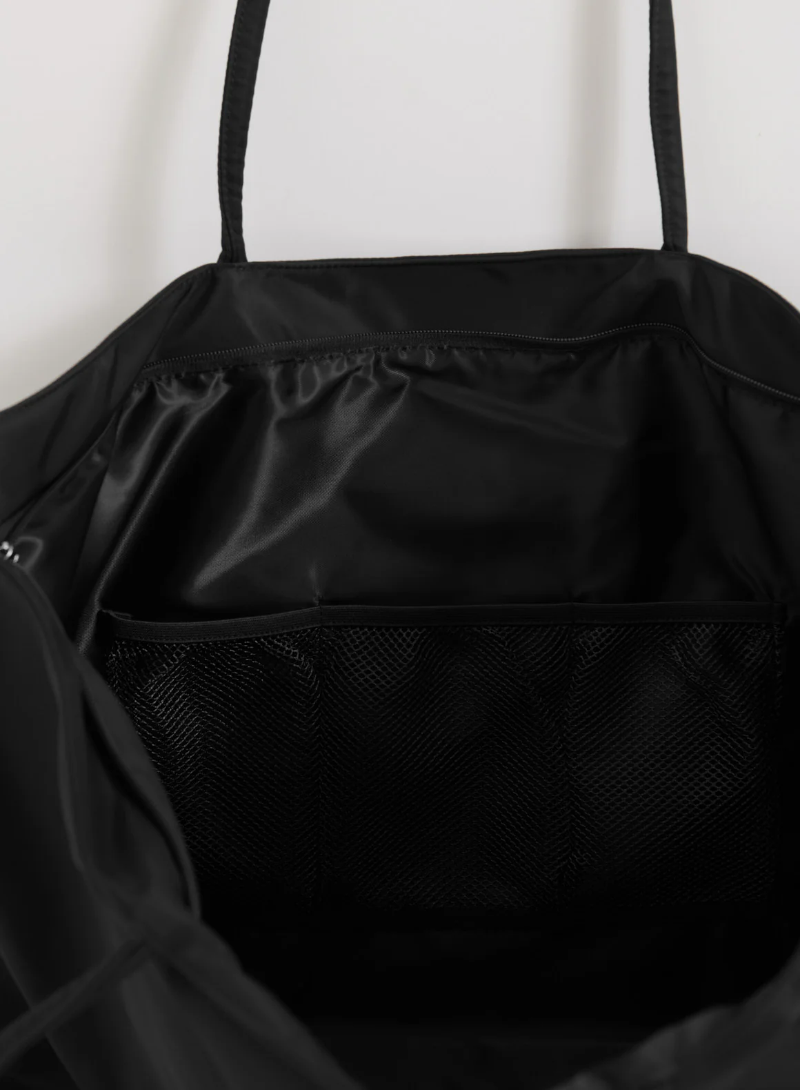 Black Nylon Weekend Bag - Image 8