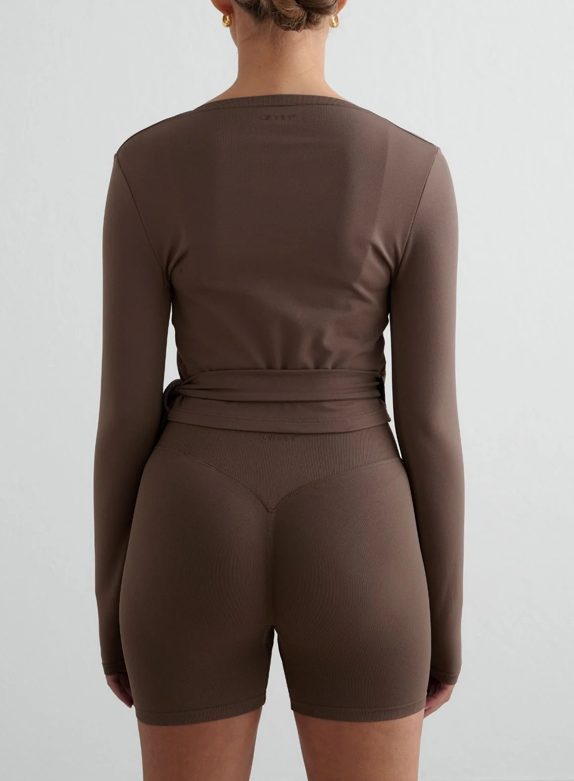 Macchiato Shape Seamless Hotpants & Wrap Longsleeve Set - Image 4